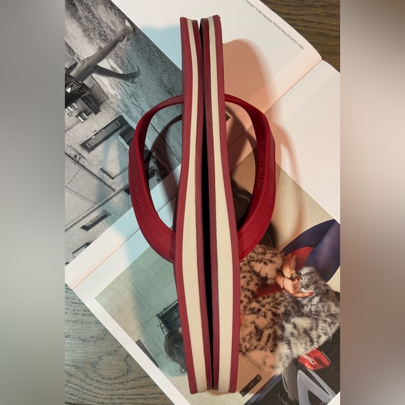 Coach Rubber Flip Flops Slides In Raspberry Size 9 - Picture 8 of 12